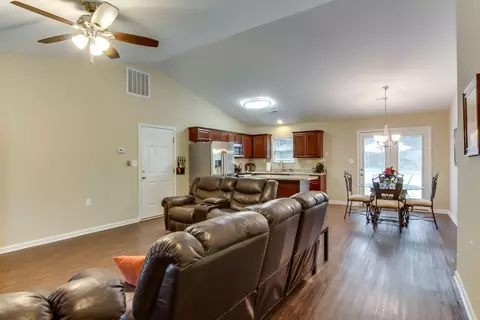 229 Oakvale Dr, Easley, SC 29640 photo 5