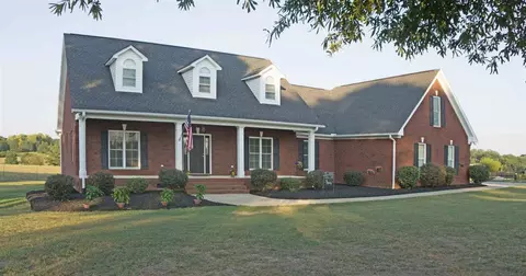 39 Lester Rd, Williamston, SC 29697 photo 2