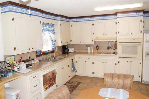 115 Clyde Arnold Rd, Starr, SC 29684 photo 6
