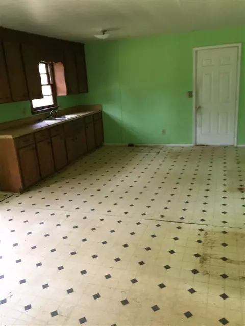 300 Baldwin St, Honea Path, SC 29654 photo 4