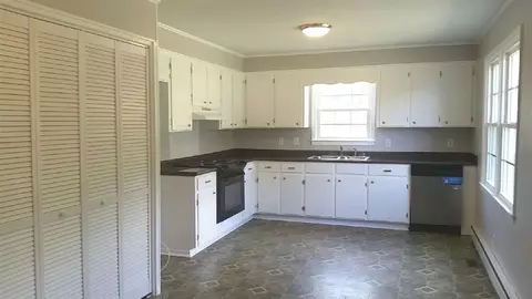 21 Brown St, Williamston, SC 29697 photo 2