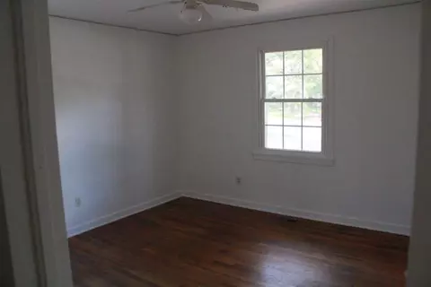 807 Bailey, Pendleton, SC 29670 photo 11