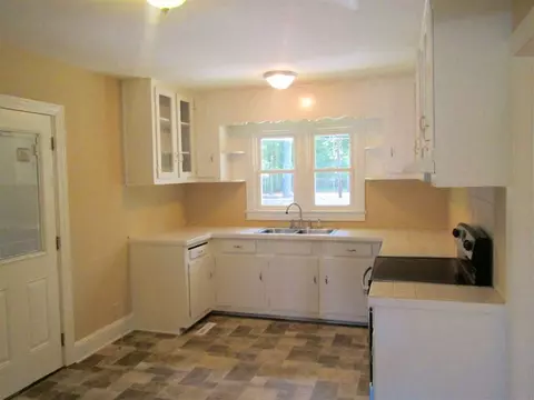 1607 E Calhoun, Anderson, SC 29621 photo 5