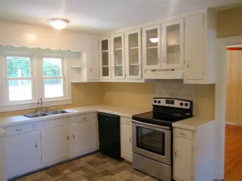 1607 E Calhoun, Anderson, SC 29621 photo 6