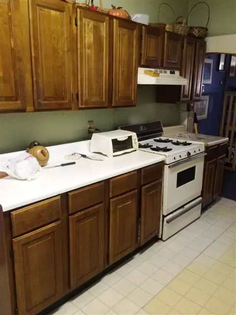 8 Smith St, Pelzer, SC 29669 photo 2