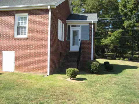 355 S Broad St, Pendleton, SC 29670 photo 6