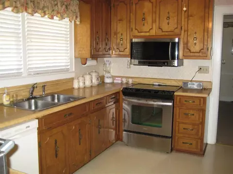 355 S Broad St, Pendleton, SC 29670 photo 27