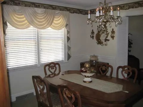 355 S Broad St, Pendleton, SC 29670 photo 12