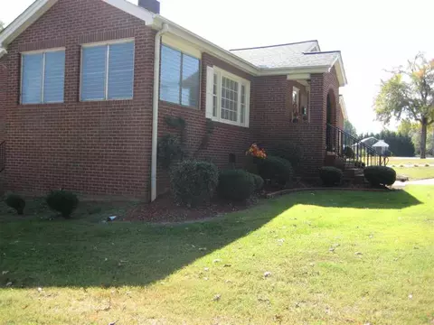355 S Broad St, Pendleton, SC 29670 photo 8