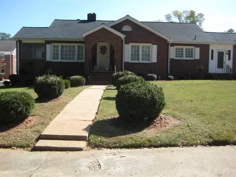355 S Broad St, Pendleton, SC 29670 photo 1