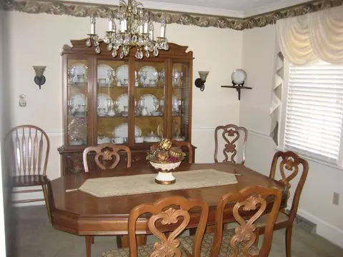 355 S Broad St, Pendleton, SC 29670 photo 10