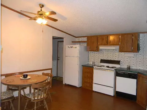 404 Bluefield Rd, Starr, SC 29684 photo 4