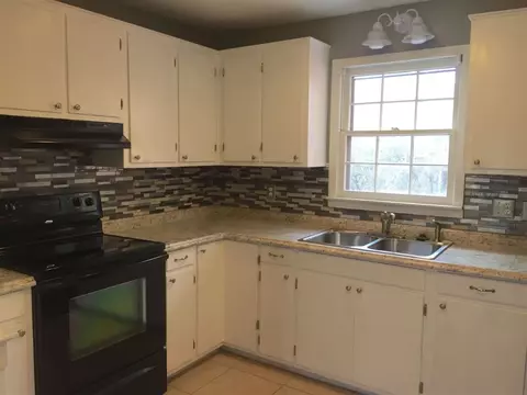 116 Harvey Rd, Central, SC 29630 photo 2