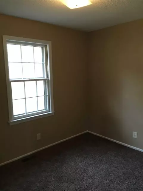 33 S Randall, Williamston, SC 29697 photo 5