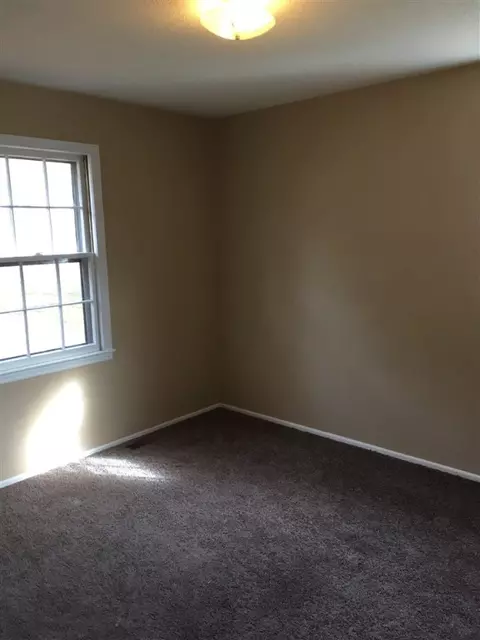 33 S Randall, Williamston, SC 29697 photo 9