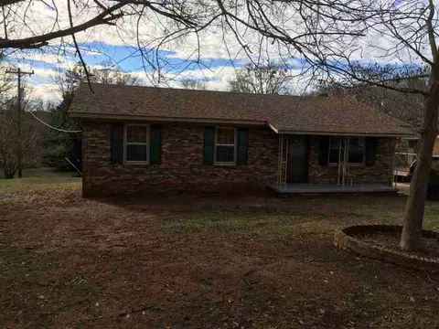 33 S Randall, Williamston, SC 29697 photo 2