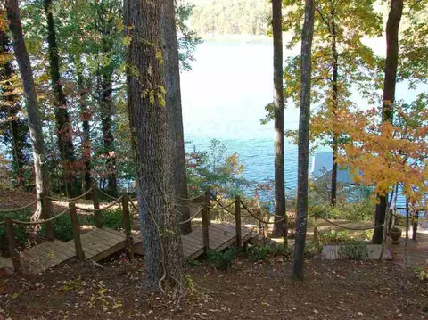 218 Point Rd, Seneca, SC 29672 photo 3