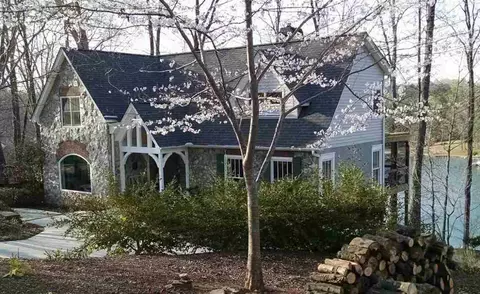 218 Point Rd, Seneca, SC 29672 photo 8