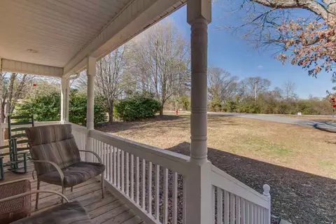 100 Brown Dr, Easley, SC 29642 photo 4