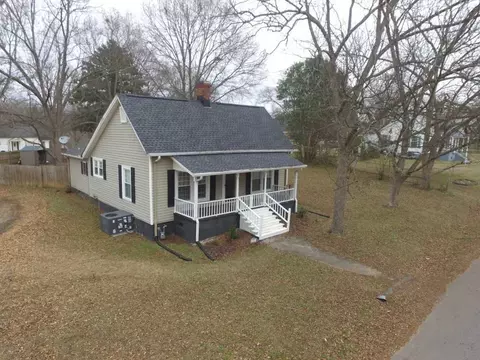 303 Barton St, Easley, SC 29640 photo 2