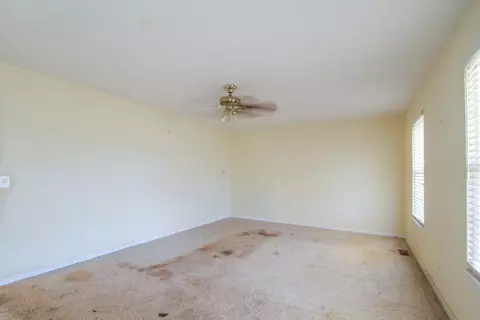 120 Colonial Dr, Pelzer, SC 29669 photo 4