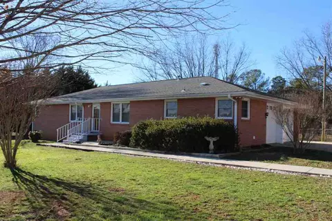 105 Triangle Dr, Seneca, SC 29672 photo 1