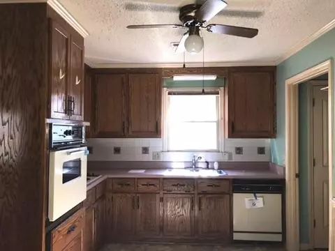 11 Byron St, Williamston, SC 29697 photo 3