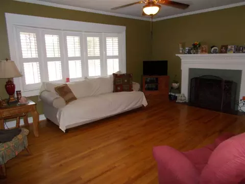 103 Lee St, Williamston, SC 29697 photo 2