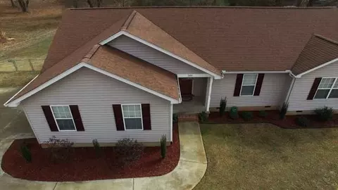 500 Harper St, Honea Path, SC 29654 photo 2