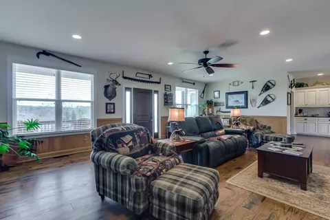 348 Stardust Ln, Seneca, SC 29672 photo 9