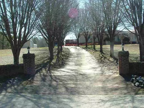 127 E Church Rd, Easley, SC 29642 photo 7