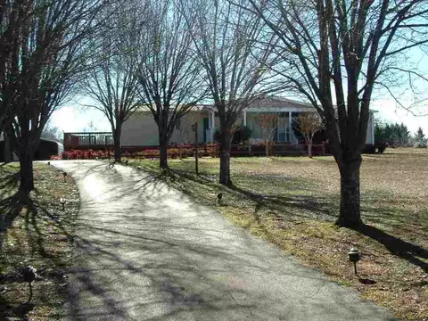 127 E Church Rd, Easley, SC 29642 photo 2