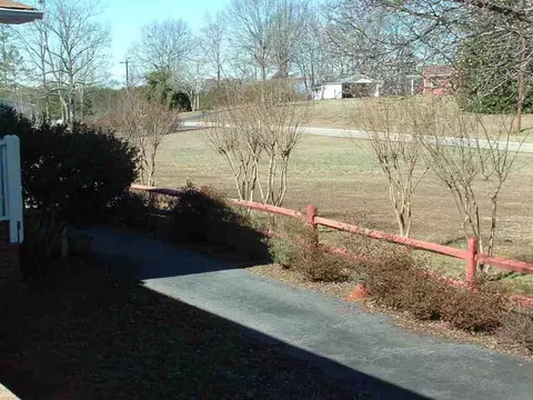 127 E Church Rd, Easley, SC 29642 photo 4
