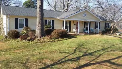 106 Davidson Dr, Easley, SC 29642 photo 1