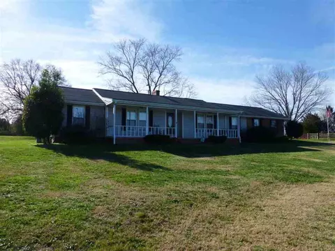 110 Central Rd, Central, SC 29630 photo 1
