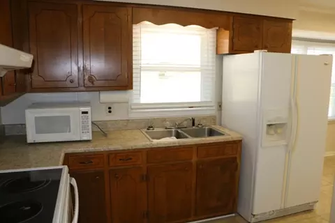 140 Bruce Blvd, Seneca, SC 29678 photo 3
