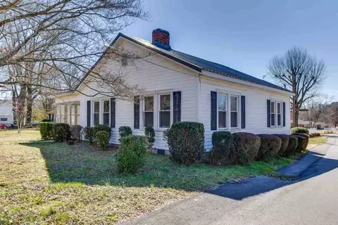 300 Brock Ave, Honea Path, SC 29654 photo 2
