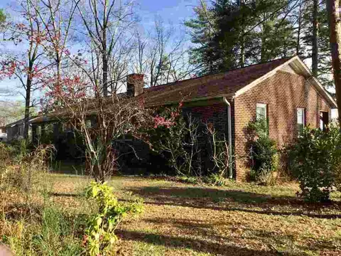 243 Travis Rd, Starr, SC 29684 photo 4