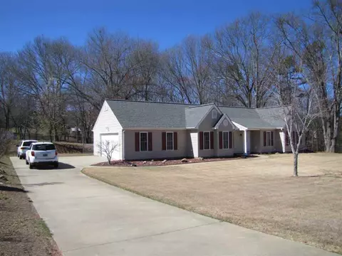 105 Ascot Dr, Easley, SC 29642 photo 3