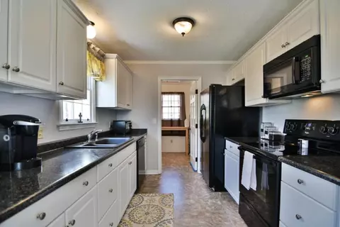 112 Davidson Dr, Easley, SC 29642 photo 9