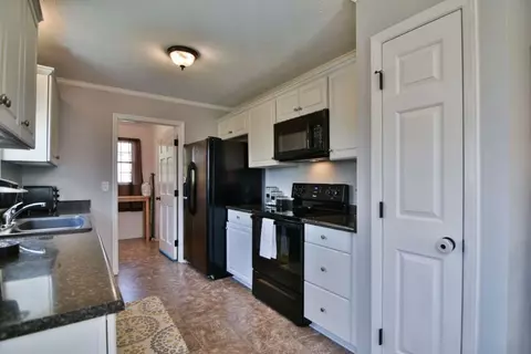112 Davidson Dr, Easley, SC 29642 photo 8