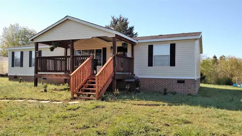 331 Hicks Dr, Starr, SC 29684 photo 1