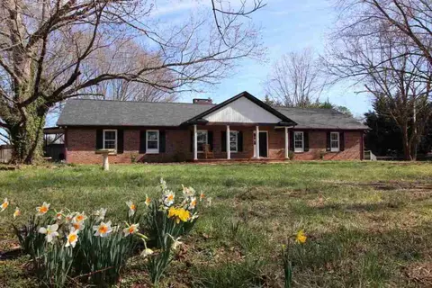 147 Brookbend Rd, Central, SC 29630 photo 1
