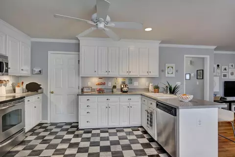 911 E Silverleaf St, Greer, SC 29650 photo 16