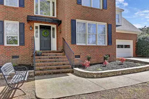 911 E Silverleaf St, Greer, SC 29650 photo 4
