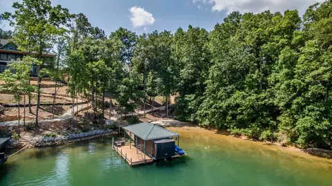 419 E Waterside Dr, Seneca, SC 29672 photo 2