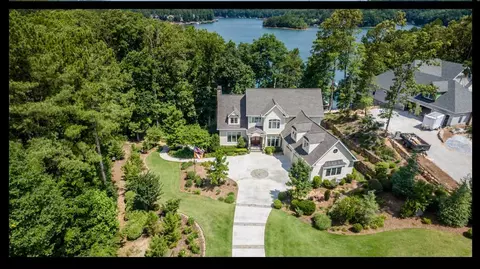 419 E Waterside Dr, Seneca, SC 29672 photo 1