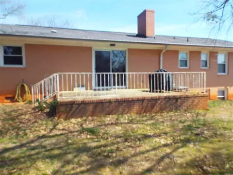111 Morris St, Central, SC 29630 photo 3