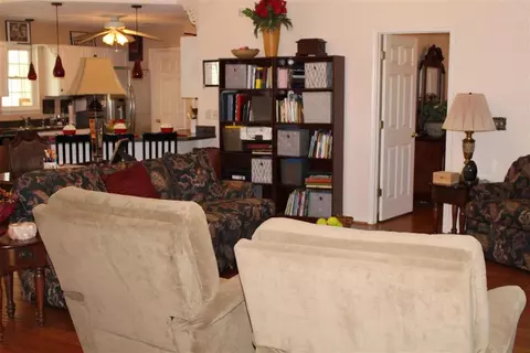 104 Juniper, Pendleton, SC 29670 photo 3