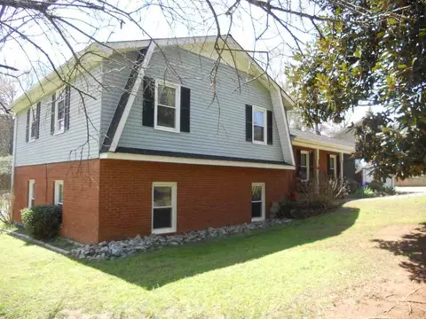 138 Pine Forest Dr, Easley, SC 29642 photo 2